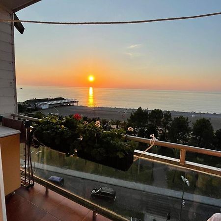 Apartment Irma Rustaveli 57 Batoemi Buitenkant foto