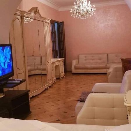 Apartment Irma Rustaveli 57 Batoemi Buitenkant foto