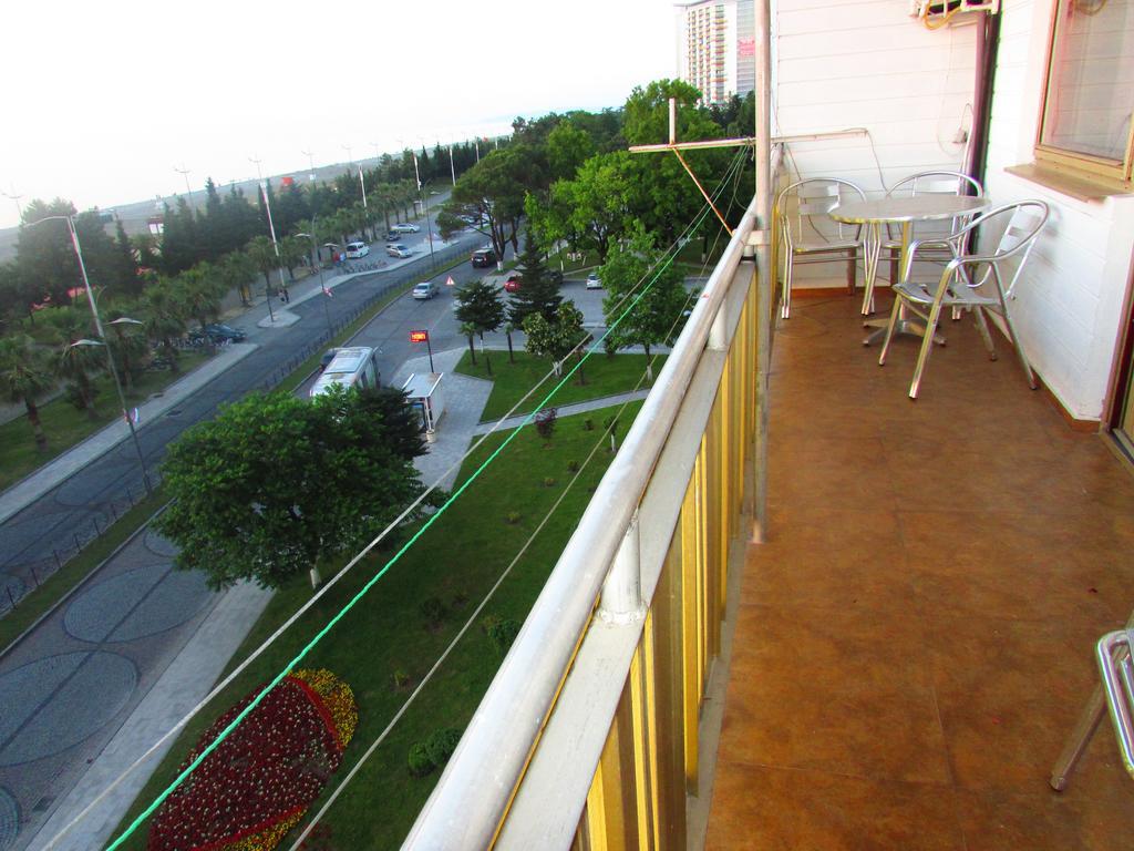 Apartment Irma Rustaveli 57 Batoemi Buitenkant foto