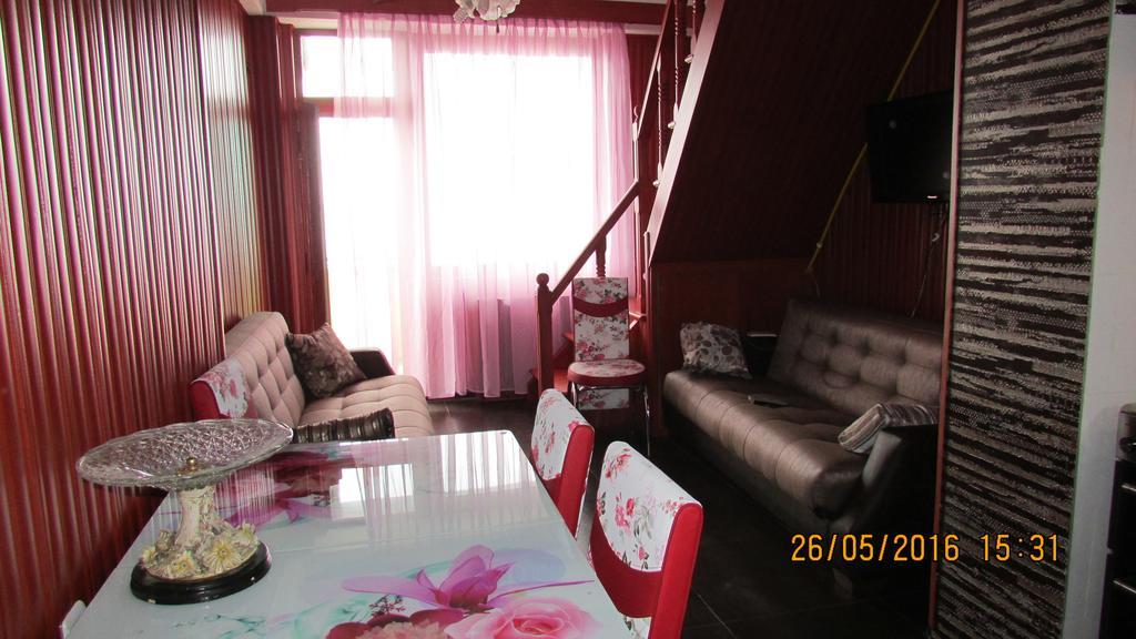 Apartment Irma Rustaveli 57 Batoemi Buitenkant foto