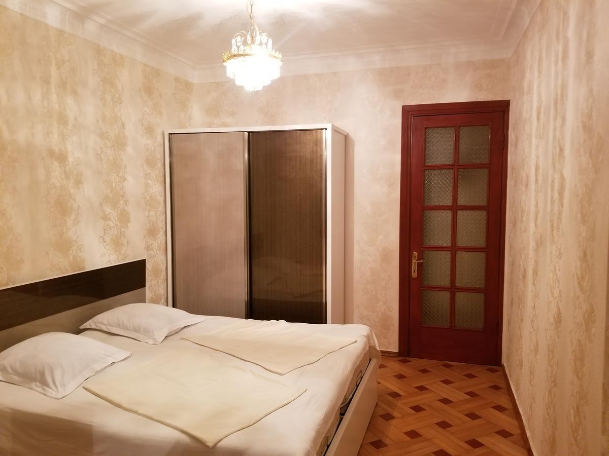 Apartment Irma Rustaveli 57 Batoemi Buitenkant foto