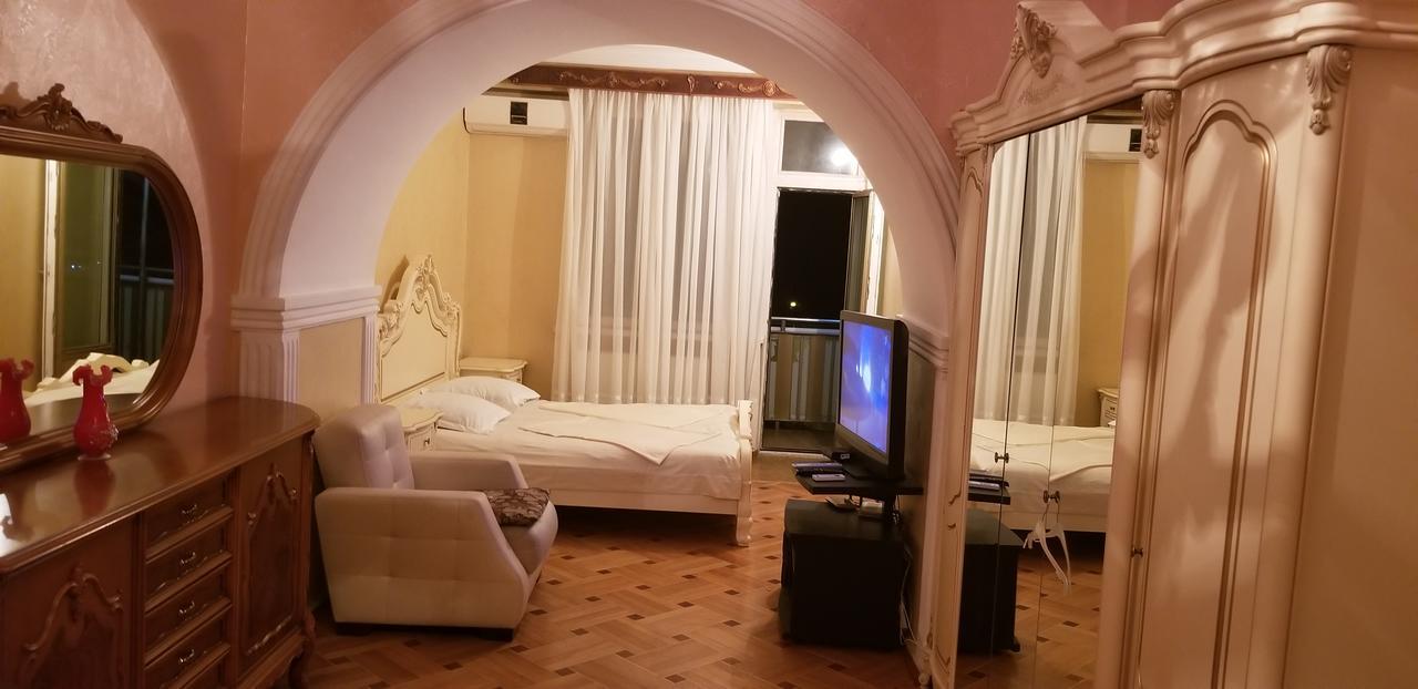 Apartment Irma Rustaveli 57 Batoemi Buitenkant foto