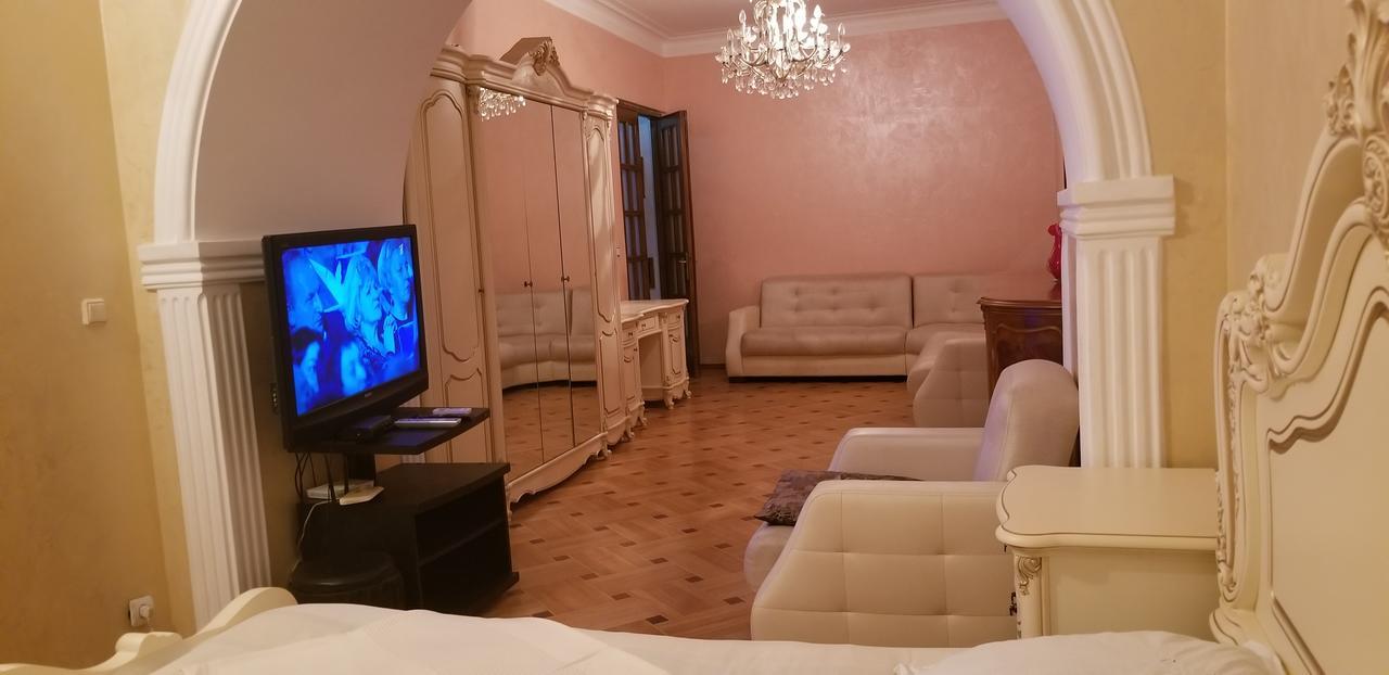 Apartment Irma Rustaveli 57 Batoemi Buitenkant foto